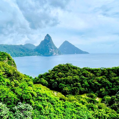 St Lucia Blick von Anse Chastenet auf Grand und Petit Piton