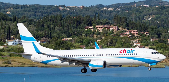 Enter Air mit einem Touch Chair Airlines. Die polnische Airline vermietet der Schweizer...