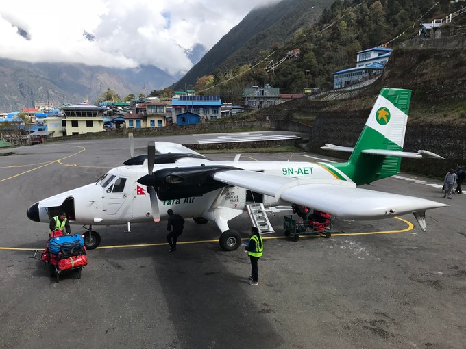 Deshalb ist sie bis heute beliebt, oft auch in Entwicklungsländern. So wird die Twin Otter etwa in Nepal sehr oft für Flüge in Himalaya-Täler eingesetzt. Sie fliegt aber auch in Alaska und in Kanadas Norden oder in abgelegenen Orten Norwegens.