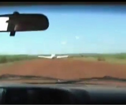 Die Schmuggler wollen davonfliegen: Die Polizei handelt schnell.