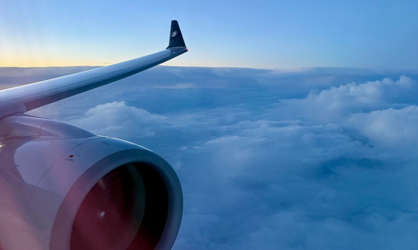 Blick aus einem Airbus A220 von Air France: Die Ticketsteuer steht vorerst doch nicht.