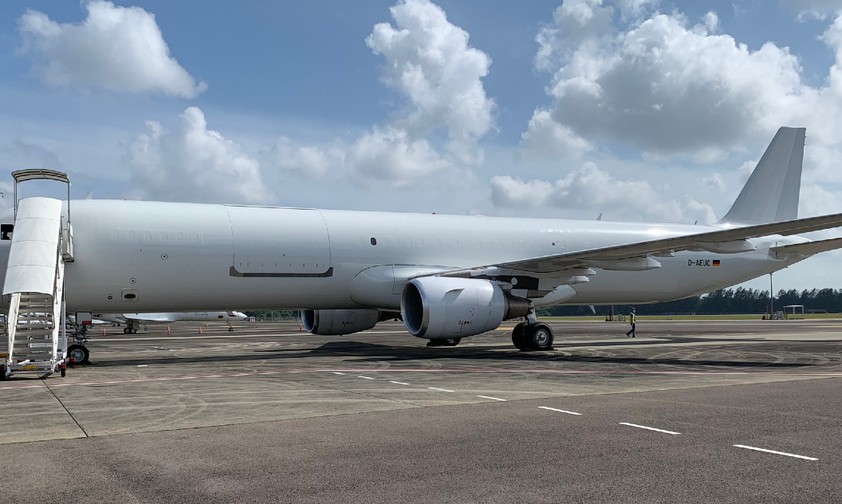 Der Airbus A321 mit dem Kennzeichen D-AEUC: Wurde umgebaut ...