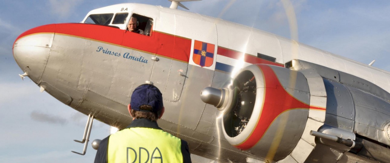 Douglas DC-3 der DDA Classic Airlines: Der Propellerflieger wurde 1944 gebaut.
