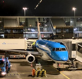 Umsteigen von der Lang- auf die Kurzstrecke in Amsterdam: Viele Flieger, viele Ziele.