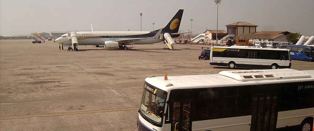Flieger von Jet Airways: Airlines sollen billiger auch an abgelegene Ziele kommen.