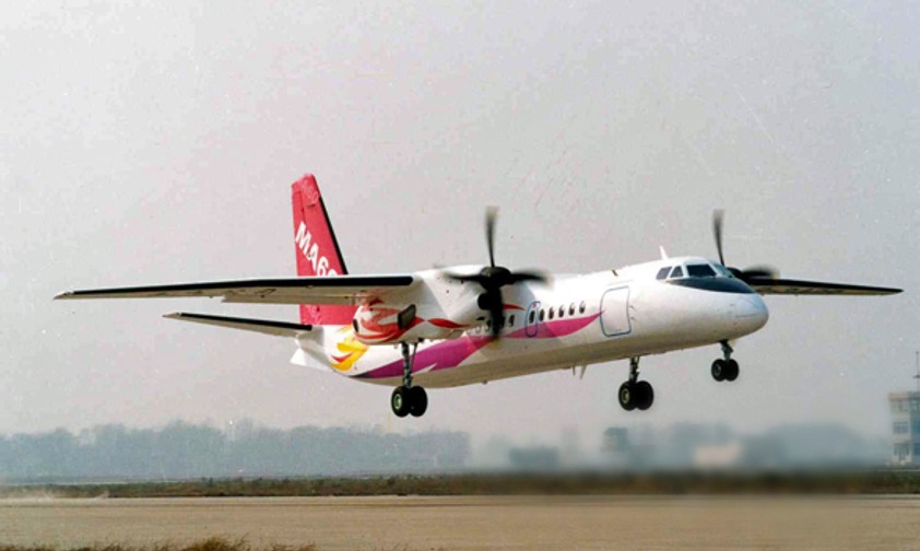 MA-60 von Xian im Landeanflug: Die große Schwester soll auch bald fliegen.