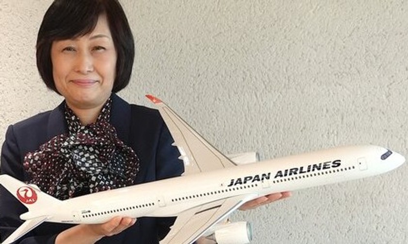 Mitsuko Tottori, Präsidentin und Gruppenchefin von JAL: Erneut Gehaltskürzung.