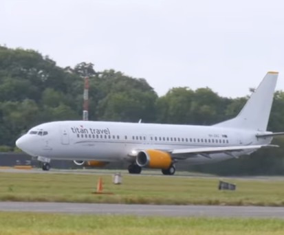 Die Boeing mit der Kennung 9H-ZAZ: Das Flugzeug befindet sich auf einer 21-tägigen Rundreise.