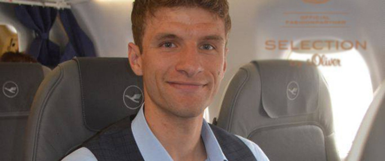 Die Lufthansa fliegt den FC Bayern zu allen Partien. Im Gegenzug wirbt sie unter anderem mit den Spielern des deutschen Rekordmeisters. Außerdem unterstützt die deutsche Fluglinie auch Eintracht Frankfurt.