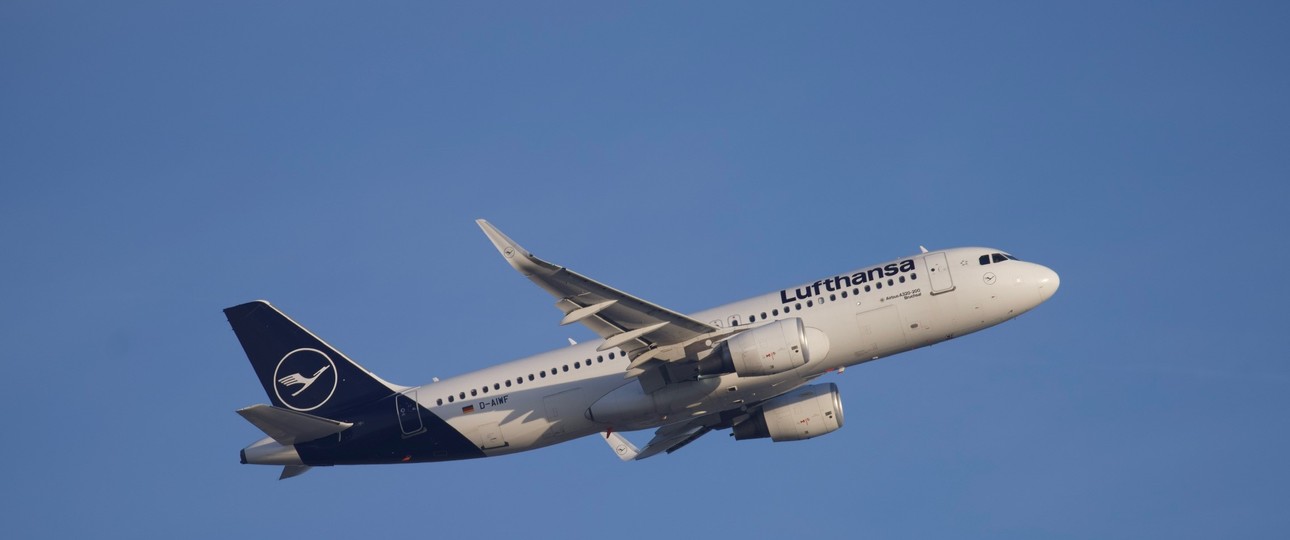 Airbus A320 von Lufthansa: An deutschen Regionalflughäfen eine gefährdete Art.