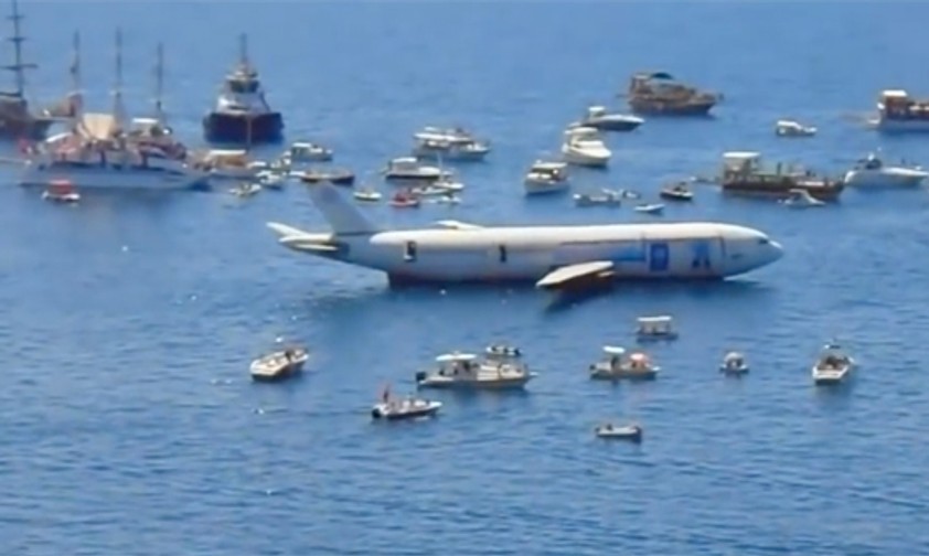 Türkei versenkt Flugzeug im Meer