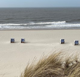 Strand auf Sylt: Zum Zeitpunkt des Erstflugs durften auf der Insel nur Gäste übernachten, die hier eine Zweitwohnung haben.