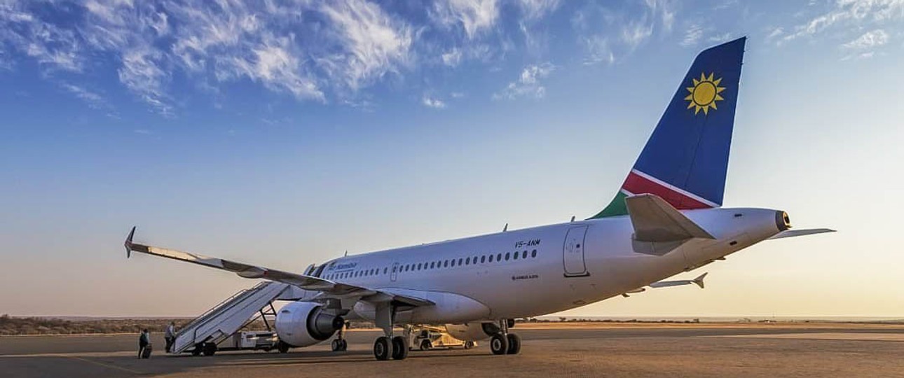 Mit Air Namibia traf es eine Traditionsairline. Die Regierung des Staates im südlichen Afrika gab die sofortige Schließung von Air Namibia bekannt. Jahrelang hatte die Fluglinie nur mit staatlicher Hilfe überlebt.