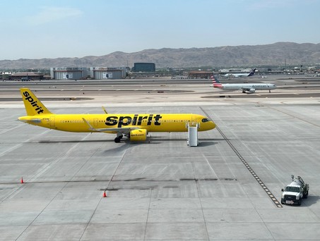 Flugzeuge von Spirit und American AIrlines in Phoenix: Die gleben Flieger heben nicht mehr ab.