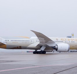 Boeing 787-9 von Etihad in Düsseldorf: Kommt 2025 auch im Sommer.