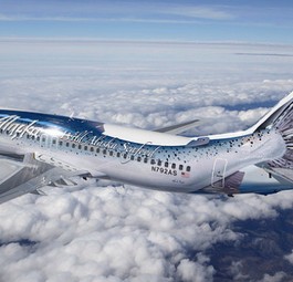 Alaska Airlines: Der Designer von Air Alaska muss ein besonderer Kerl sein. So viele grausame Flugzeug-Designs schafft keine andere Fluglinie. Aber mit diesem fliegenden Lachs hat Alaska Airlines den Vogel, pardon, den Fisch abgeschossen.