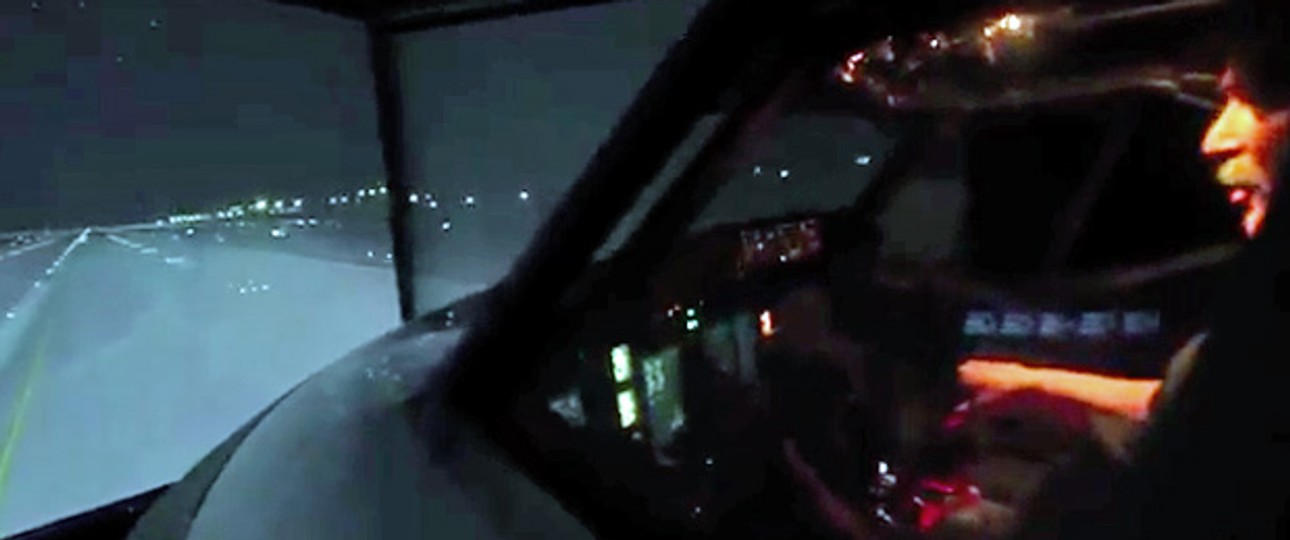 James Price in seinem Flugsimulator: In der Garage abheben.