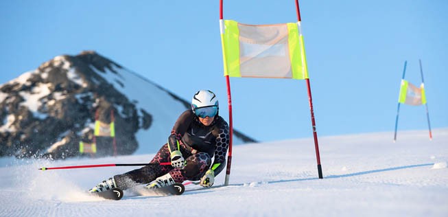 Die 28-Jährige geht an den Olympischen Winterspielen in den Disziplinen Abfahrt, Super-G und Riesenslalom an den Start und ist Mitfavoritin für eine Medaille. Wir drücken ihr die Daumen!