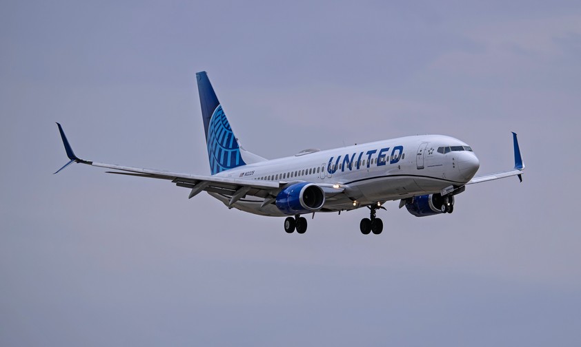 united airlines boeing 737 800