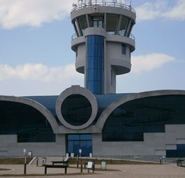 Der Tower ist fertig, das Terminal ist offen: Der Flughafen Stepanakert hat noch nie ein Flugzeug gesehen.