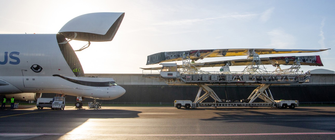 Beluga-XL-Beladung mit zwei A350-Flügeln: Die Flotte wird aus sechs Jets bestehen.