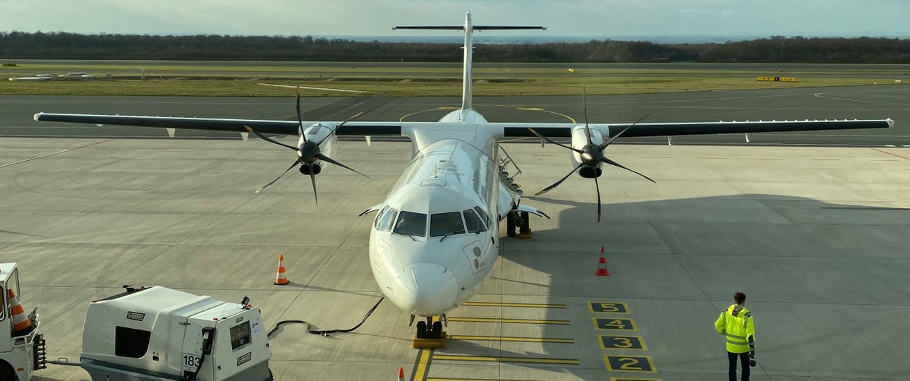 Zurück in Paderborn: Derzeit bleibt der Flieger nur übers Wochenende, künftig soll er hier stationiert werden.