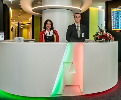 Empfang in Taps neu eröffneter Lounge am Flughafen Lissabon.