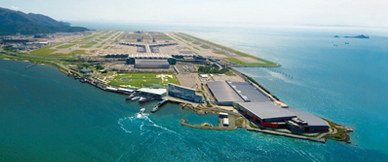 Anflug auf Hongkong: Zwei parallele Pisten sind nicht mehr genug.