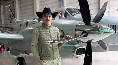 alex toril cowboy air 01