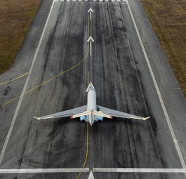 Bombardier Global 8000 am Flughafen Salzburg: Kurzer Besuch.