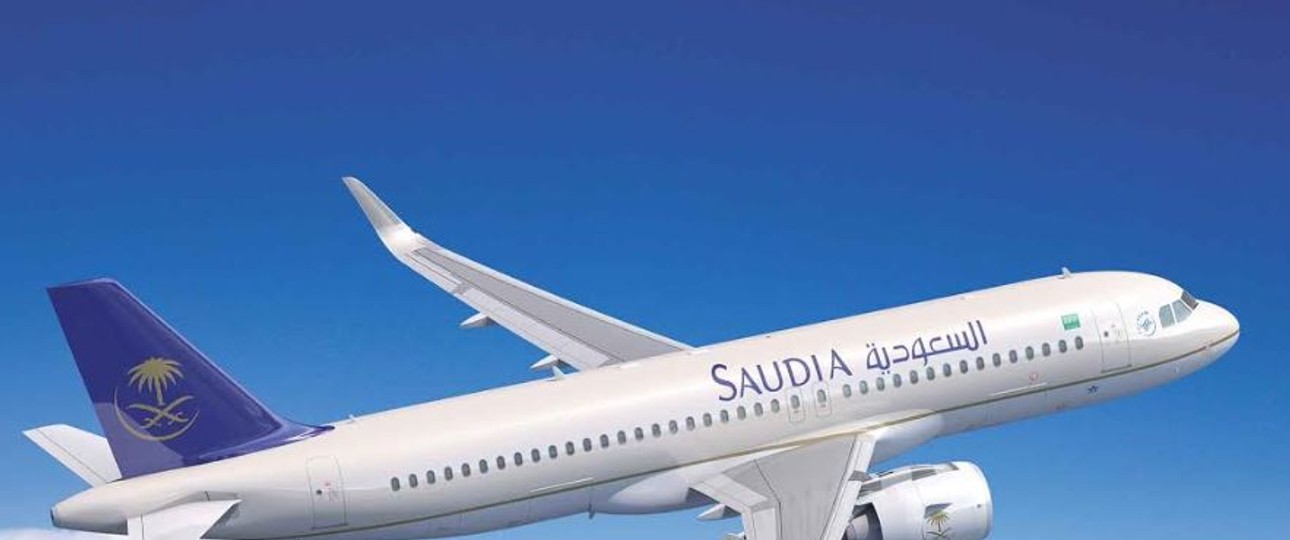 Saudia stockt die Order von bisher 35 Flieger der A320-Neo-Familie deutlich auf. Bis zu 100 Flugzeuge will sie neuerdings in die Flotte aufnehmen. 30 zusätzliche Exemplare hat sie fest geordert, darunter 15 A321 XLR. Für 35 weitere Exemplare hat sie sich eine Option gesichert.