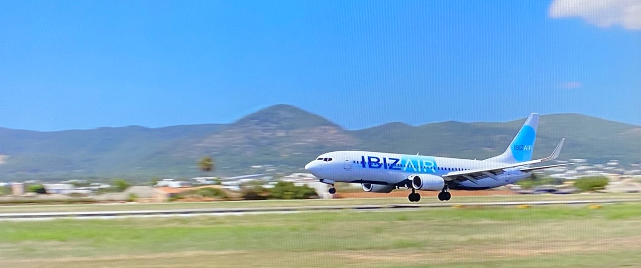 In the french comedy «Ibiza» (2019)  the patchwork family flies to the island with Ibizair. The airline carries an exceptionally elegant design in the movie.