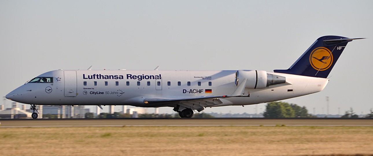 D-ACHF von Lufthansa Regional, operated by Cityline: Hier im Jahr 2009, ...