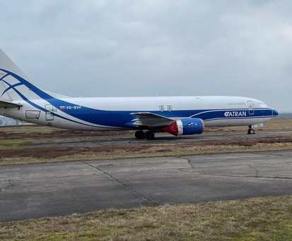 Boeing 737-400 F von Atran: Steht seit mehr als vier Jahren am Flughafen Köln/Bonn. 