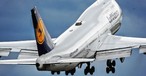 <strong>Frankfurt:</strong> Länger gehts ab dem größten deutschen Flughafen nicht als mit Lufthansa nach Buenos Aires. Distanz: 11.500 Kilometer. Flugdauer: 13:50 Stunden. Ebenfalls lang dauern die Flüge nach Singapur (Lufthansa) und Kuala Lumpur (Condor).