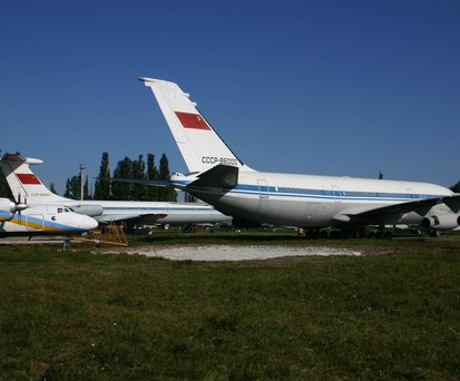 Prototyp der Ilyushin Il-86, dahinter eine Ilyushin Il-62.
