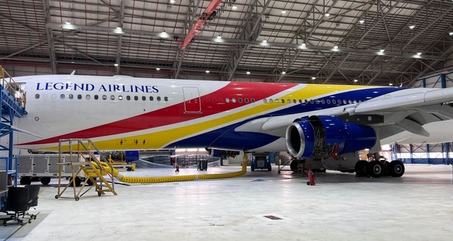 Der zweite Airbus A340-300 von Legend Airlines: Flog vorher für Air Belgium, ebenso wie ...