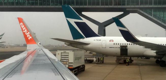 Flieger von Easyjet und Westjet in Gatwick: Die kanadische Airline gehörte zu dem ersten Partnern.