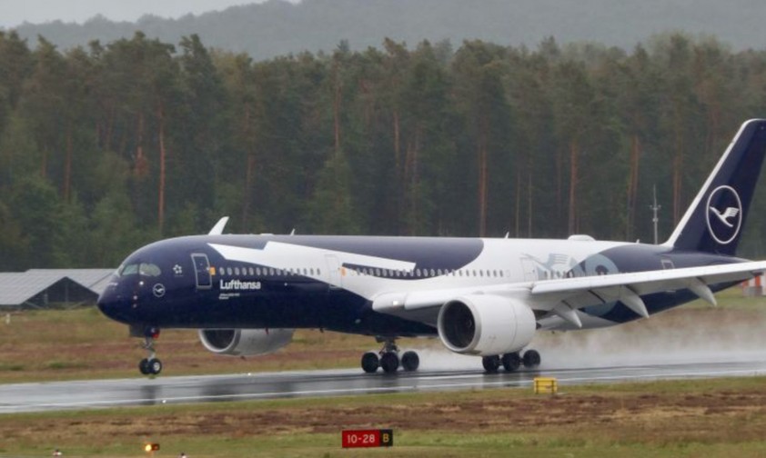 Landung des Jubiläums-A350 in Nürnberg: Seltener Besuch.