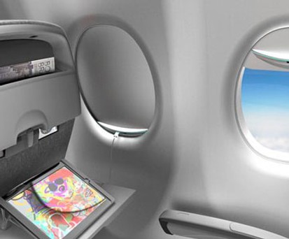 Sieht unspektakulär aus, erzeugt aber Strom: Die neue Sonnenblende ist mit Solarzellen bestückt.