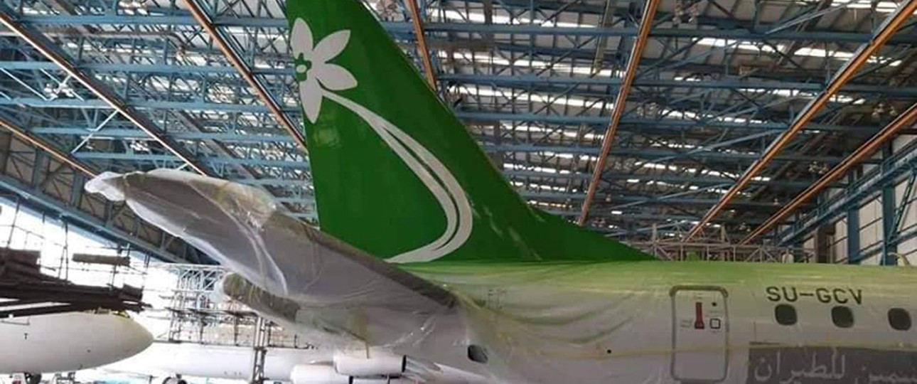 Flugzeug von Jasmin Airways: Lackiert ist der Flieger.