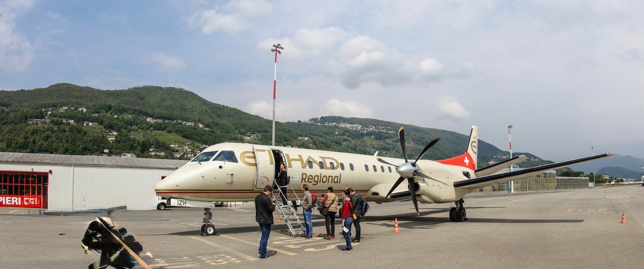 Saab 2000 der ehemaligen Etihad Regional in Lugano. Die Politik wünscht sich wieder Linienflüge.