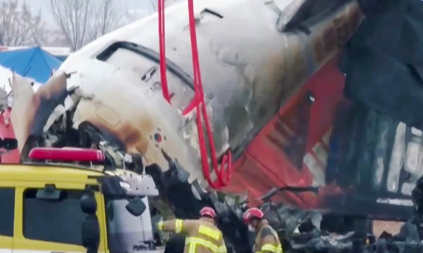 Warum haben zwei Crewmitglieder den Crash von Jeju Air überlebt?