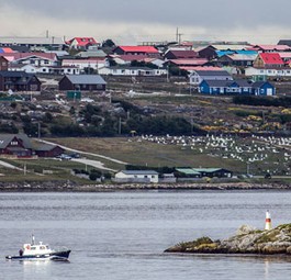 Hauptort Stanley: Reisen auf die Falklandinseln werden einfacher.