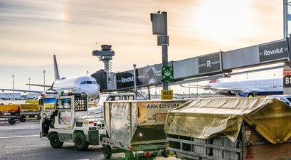 Airbus von Lufthansa am BER: Die Fluglinie wird im Sommer Zubringerflüge auch ab Berlin streichen.