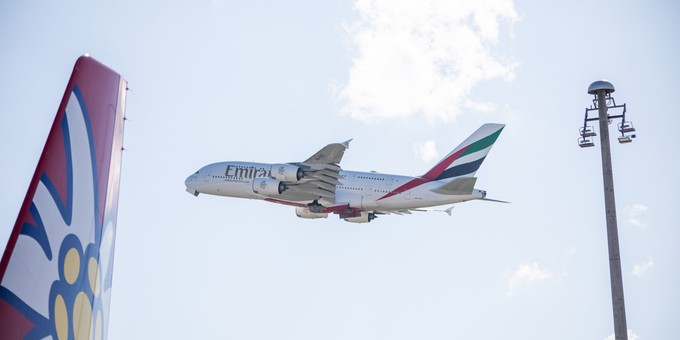 Neben dem Fest läuft der Betrieb am Flughafen weiter - mit minimalen Einschränkungen.