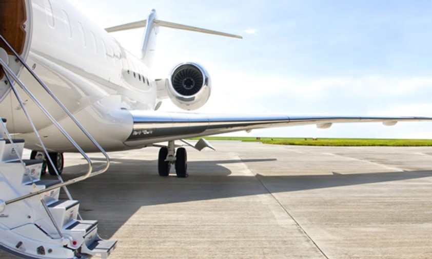 Businessjet am Flughafen: In Indien ist das enorm aufwändig.