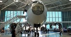 Der Airbus A310 steht im 4000 Quadratmeter großen Hangar der Firma German Aircraft Maintenance am Flughafen Paderborn/Lippstadt.