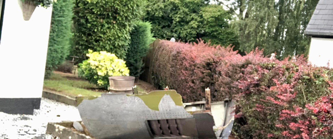 Das Teil: Zuerst aufs Garagendach und dann in den garten.