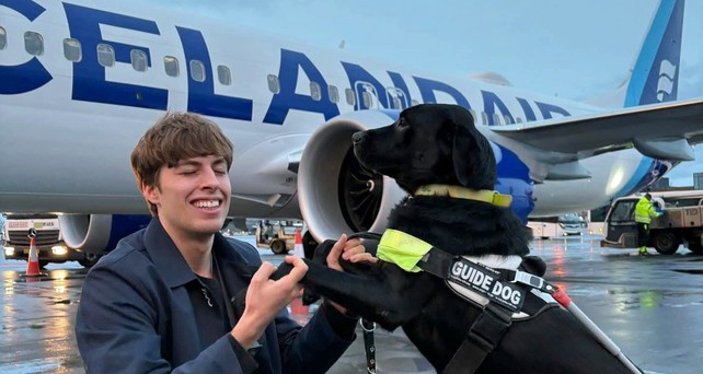 Már Gunnarsson und sein Hund Max: